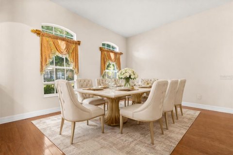 House in Tampa, Florida 4 bedrooms, 204.29 sq.m. № 2139998 - photo 3