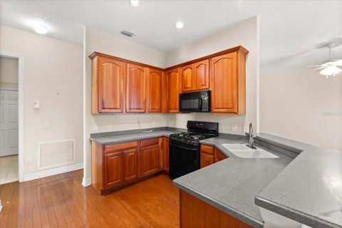 House in Tampa, Florida 4 bedrooms, 204.29 sq.m. № 2139998 - photo 7