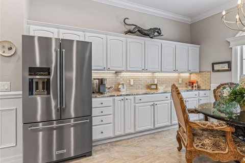 House in The Villages, Florida 3 bedrooms, 257.71 sq.m. № 2223275 - photo 15