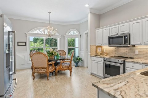 House in The Villages, Florida 3 bedrooms, 257.71 sq.m. № 2223275 - photo 13