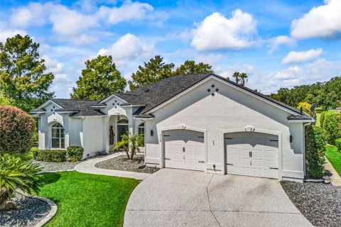 House in The Villages, Florida 3 bedrooms, 257.71 sq.m. № 2223275 - photo 5