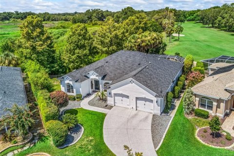 House in The Villages, Florida 3 bedrooms, 257.71 sq.m. № 2223275 - photo 4