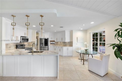 Villa ou maison à vendre à Boca Raton, Floride: 4 chambres, 273.13 m2 № 2041283 - photo 4