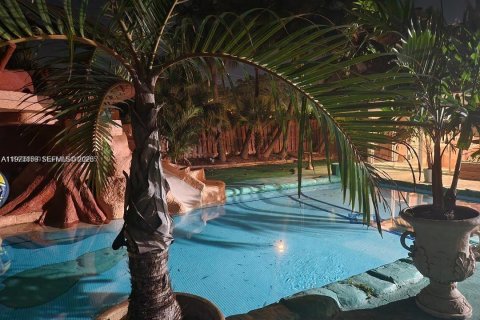 Villa ou maison à vendre à Boca Raton, Floride: 4 chambres, 273.13 m2 № 2041283 - photo 2