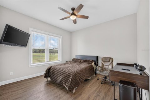 House in Bunnell, Florida 7 bedrooms, 384.15 sq.m. № 2418448 - photo 24