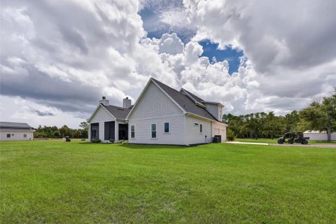 House in Bunnell, Florida 7 bedrooms, 384.15 sq.m. № 2418448 - photo 4