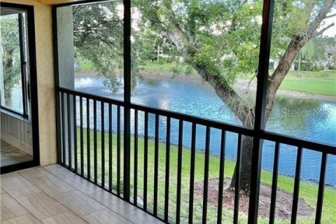 Condo in Fort Myers, Florida, 2 bedrooms  № 1918990 - photo 8