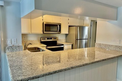 Condo in Fort Myers, Florida, 2 bedrooms  № 1918990 - photo 4