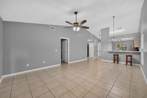 Villa ou maison à vendre à Oviedo, Floride: 3 chambres, 136.57 m2 № 2259548 - photo 5