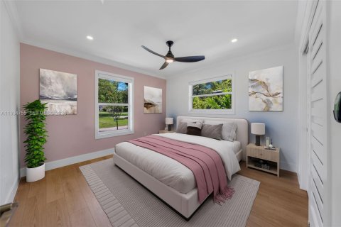 House in Coral Gables, Florida 4 bedrooms, 286.14 sq.m. № 2058984 - photo 23