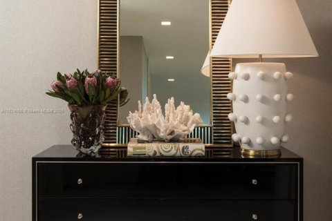 Copropriété à vendre à Bal Harbour, Floride: 2 chambres, 199.55 m2 № 2035620 - photo 13