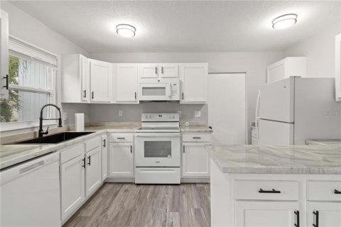 Casa en venta en Sarasota, Florida, 2 dormitorios, 66.89 m2 № 1638196 - foto 6