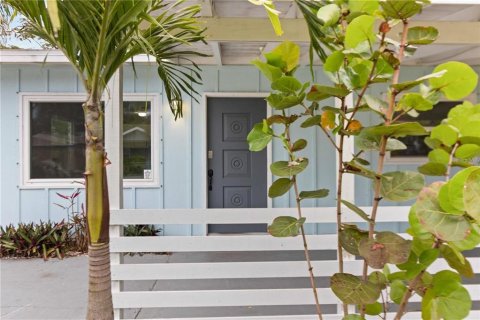 Casa en venta en Sarasota, Florida, 2 dormitorios, 66.89 m2 № 1638196 - foto 2