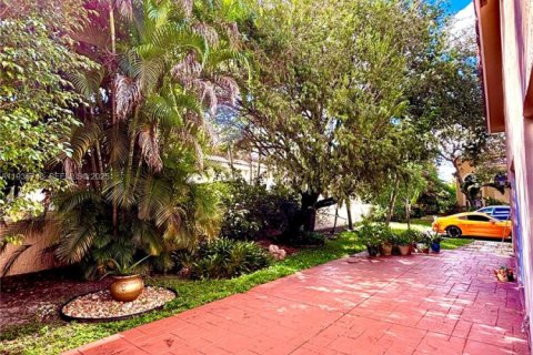 Villa ou maison à vendre à Coral Springs, Floride: 4 chambres, 190.26 m2 № 1994741 - photo 18