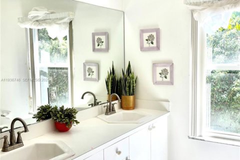 Villa ou maison à vendre à Coral Springs, Floride: 4 chambres, 190.26 m2 № 1994741 - photo 13