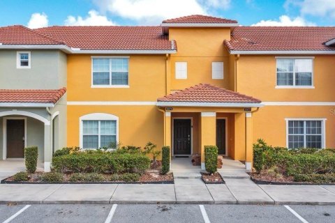 Adosado en Kissimmee, Florida 4 dormitorios, 176.7 m2 № 2221919