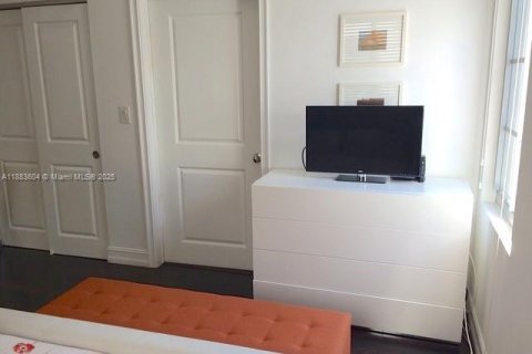 Купить кондоминиум в Майами-Бич, Флорида 40.6м2, № 1930814 - фото 9