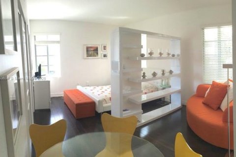 Купить кондоминиум в Майами-Бич, Флорида 40.6м2, № 1930814 - фото 2