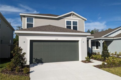House in Kissimmee, Florida 4 bedrooms, 200.39 sq.m. № 2222190 - photo 2