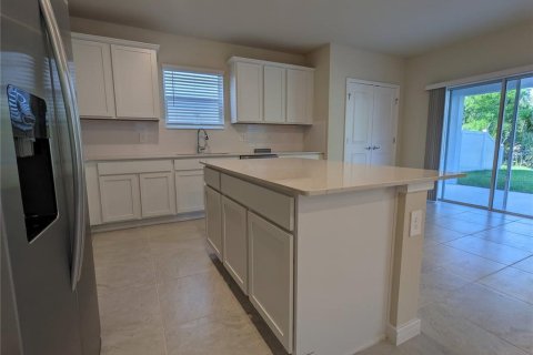 House in Kissimmee, Florida 4 bedrooms, 200.39 sq.m. № 2222190 - photo 11