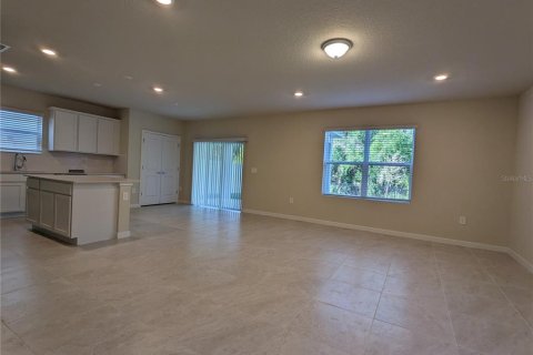House in Kissimmee, Florida 4 bedrooms, 200.39 sq.m. № 2222190 - photo 7