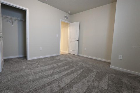 House in Kissimmee, Florida 4 bedrooms, 200.39 sq.m. № 2222190 - photo 4
