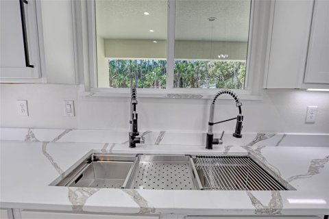 Купить виллу или дом в Мимс, Флорида 7 комнат, 203.46м2, № 1906286 - фото 21