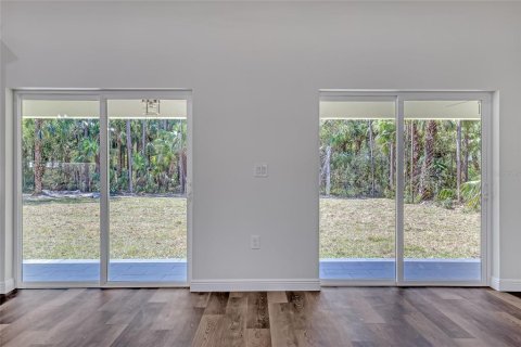 Купить виллу или дом в Мимс, Флорида 7 комнат, 203.46м2, № 1906286 - фото 12