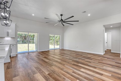 Купить виллу или дом в Мимс, Флорида 7 комнат, 203.46м2, № 1906286 - фото 11