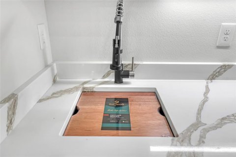 Купить виллу или дом в Мимс, Флорида 7 комнат, 203.46м2, № 1906286 - фото 16