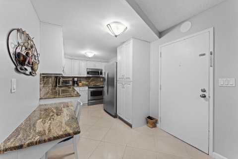 Copropriété à louer à Highland Beach, Floride: 2 chambres, 97.55 m2 № 2432514 - photo 16