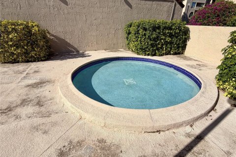 Appartement à louer à Miami, Floride: 2 chambres, 84.63 m2 № 1992060 - photo 6