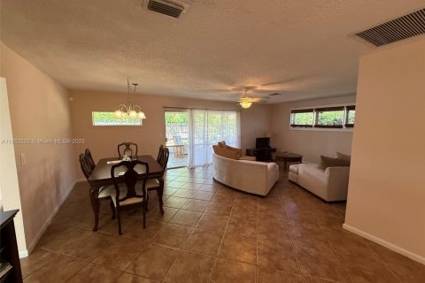 Casa en venta en Palm Beach Gardens, Florida, 3 dormitorios, 132.01 m2 № 1858858 - foto 9