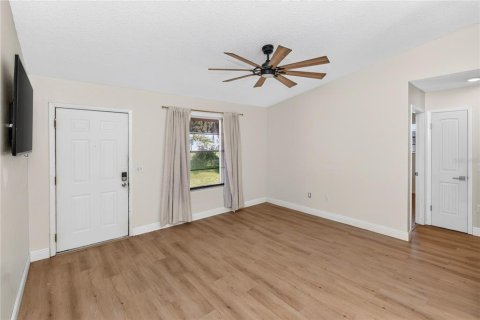 Villa ou maison à vendre à DeBary, Floride: 3 chambres, 102.75 m2 № 2421935 - photo 3