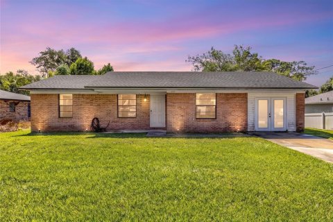 Villa ou maison à DeBary, Floride 3 chambres, 102.75 m2 № 2421935