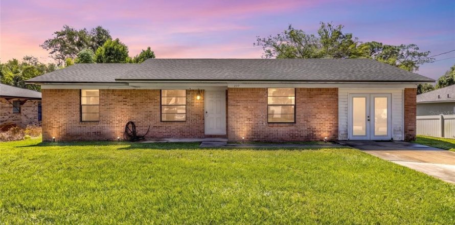 Villa ou maison à DeBary, Floride 3 chambres, 102.75 m2 № 2421935