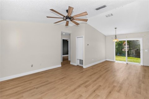 Villa ou maison à vendre à DeBary, Floride: 3 chambres, 102.75 m2 № 2421935 - photo 5