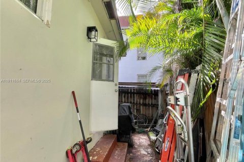 Propiedad comercial en venta en Hollywood, Florida, 152.82 m2 № 1969778 - foto 28