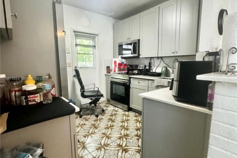 Propiedad comercial en venta en Hollywood, Florida, 152.82 m2 № 1969778 - foto 13