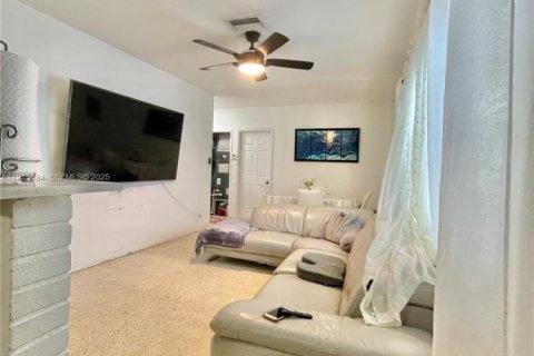 Propiedad comercial en venta en Hollywood, Florida, 152.82 m2 № 1969778 - foto 30