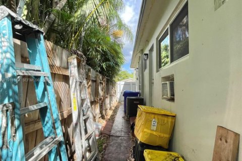 Propiedad comercial en venta en Hollywood, Florida, 152.82 m2 № 1969778 - foto 26