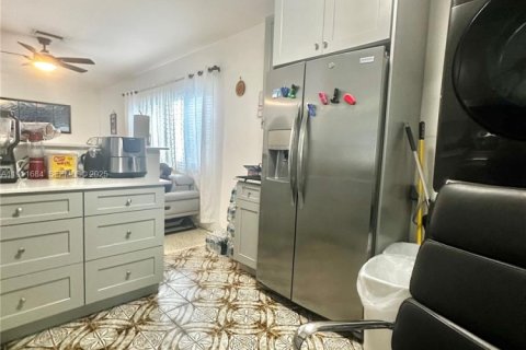 Propiedad comercial en venta en Hollywood, Florida, 152.82 m2 № 1969778 - foto 11