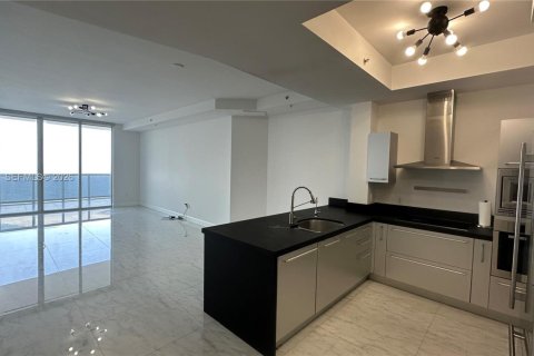 Copropriété à louer à Sunny Isles Beach, Floride: 1 chambre, 89 m2 № 2002861 - photo 2