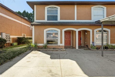 Adosado en Tampa, Florida 2 dormitorios, 137.03 m2 № 2105329