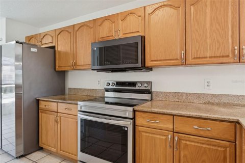 Adosado en venta en Tampa, Florida, 2 dormitorios, 137.03 m2 № 2105329 - foto 5