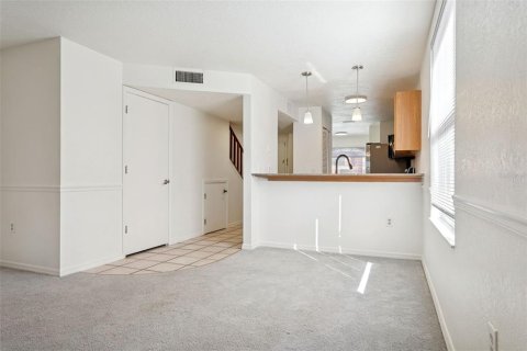 Adosado en venta en Tampa, Florida, 2 dormitorios, 137.03 m2 № 2105329 - foto 8