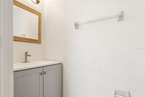 Adosado en venta en Tampa, Florida, 2 dormitorios, 137.03 m2 № 2105329 - foto 11