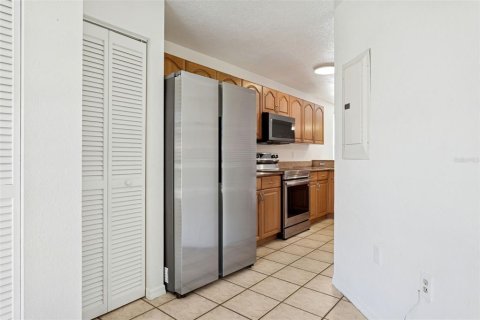 Adosado en venta en Tampa, Florida, 2 dormitorios, 137.03 m2 № 2105329 - foto 6