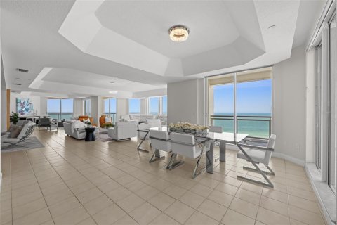 Condo in Clearwater, Florida, 4 bedrooms  № 1689584 - photo 13