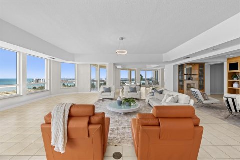 Condo in Clearwater, Florida, 4 bedrooms  № 1689584 - photo 9